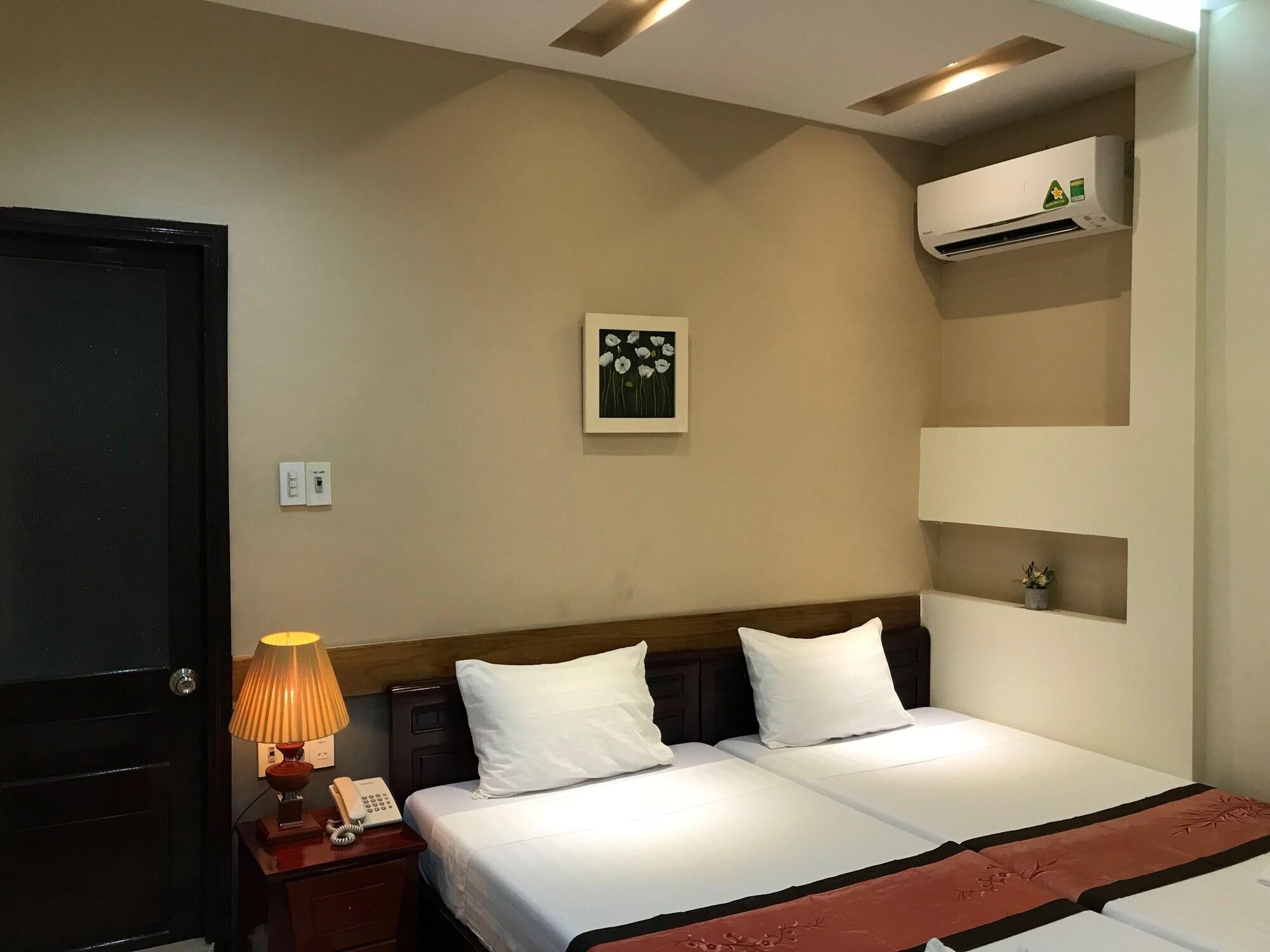 Sunny A Hotel Hue Bagian luar foto